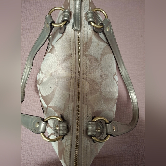 Coach Poppy Metallic Signature Tote 22447 Great condition - Picture 9 of 13